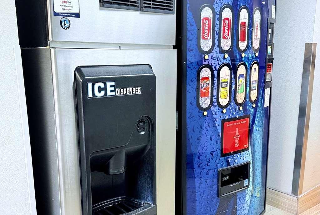 فندق لا كوينتا إن آند سويتس أورلاندو يونيفرسال أريا المرافق الصورة